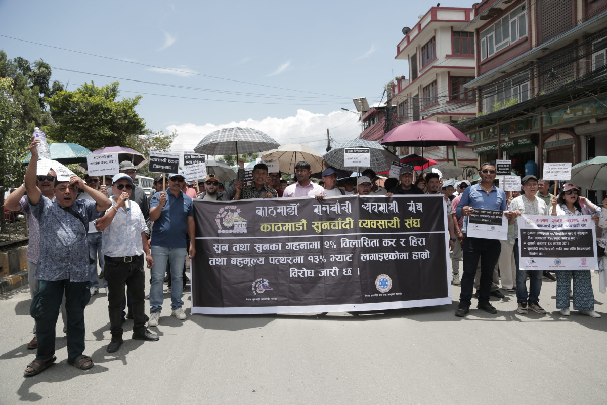 Gold and silver traders stage protest against luxury tax and VAT