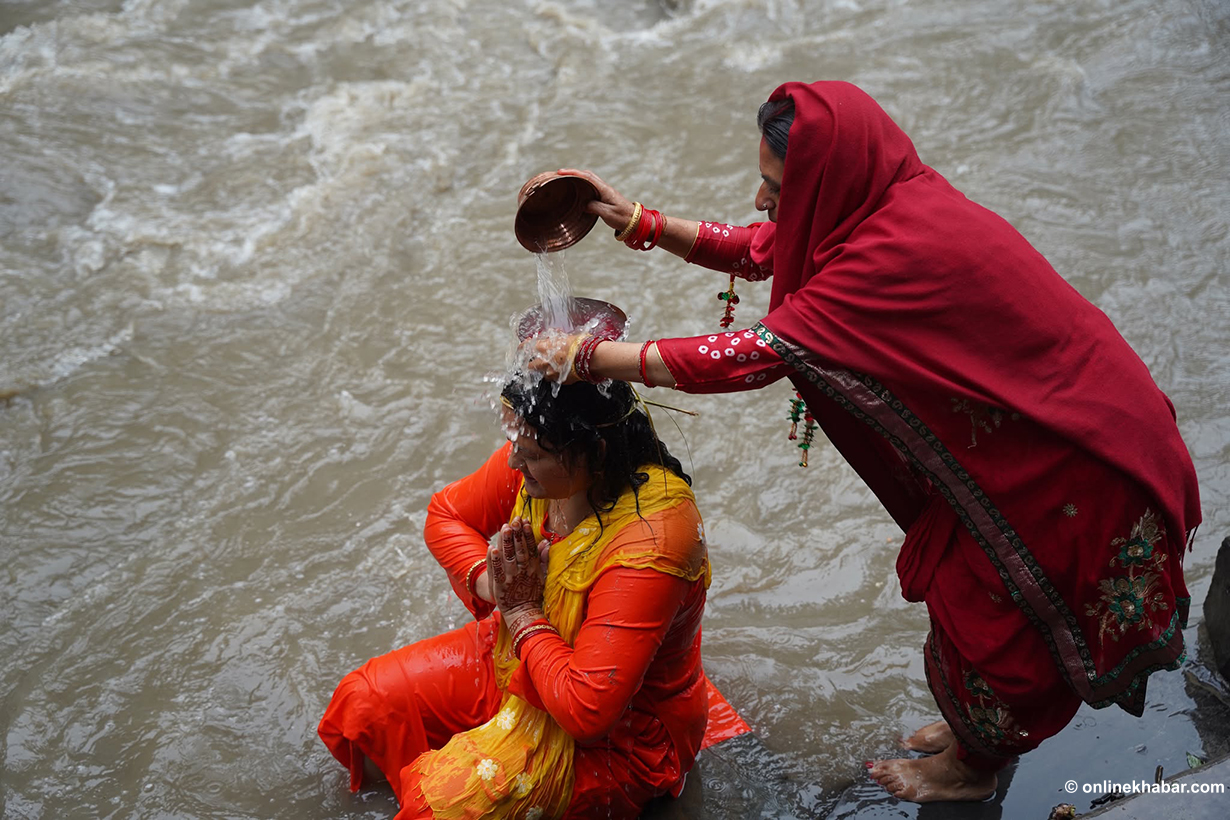 Rishipanchami observed with ritual bath and worship in Gaurighat (Photos)