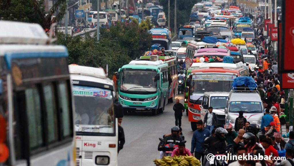 More than 5.5 lakh people exit Valley for Dashain