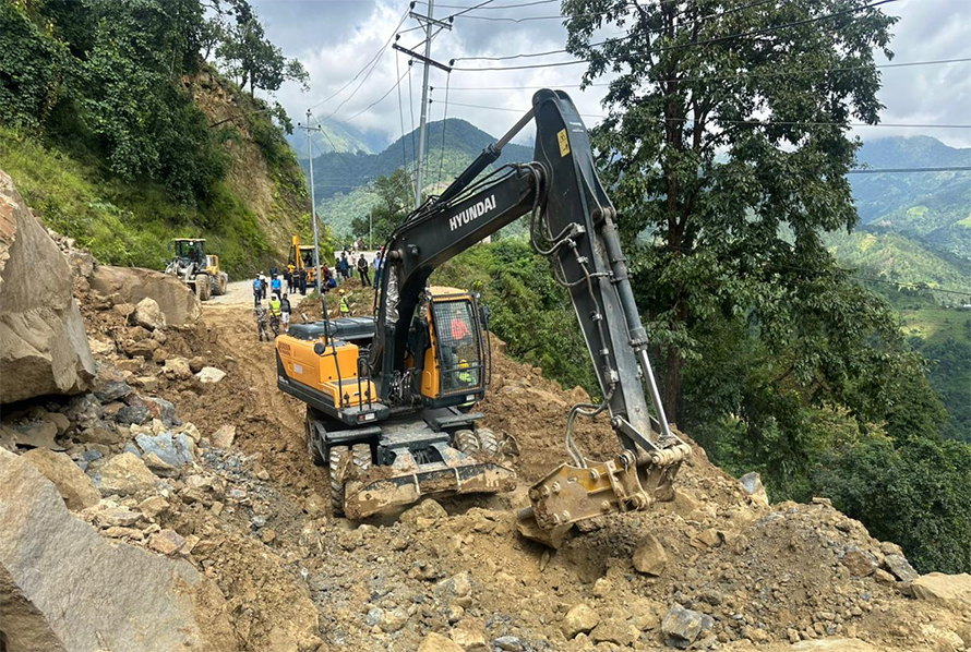 Nighttime vehicle movement banned indefinitely on Hetauda–Kathmandu short route