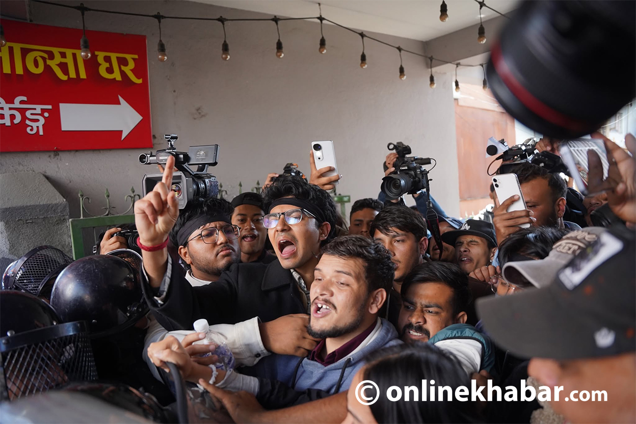 Miraj Dhungana group stages protest at Singha Durbar, clashes with police