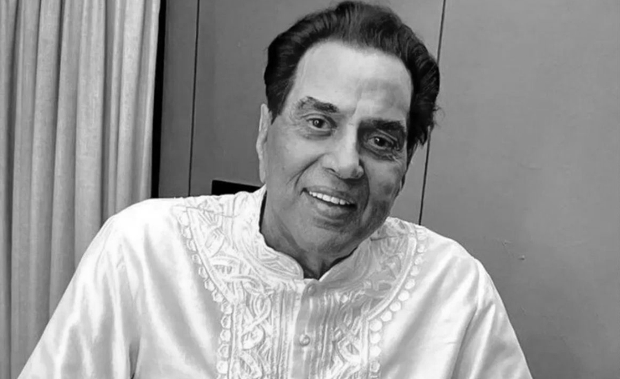 Bollywood actor Dharmendra passes away