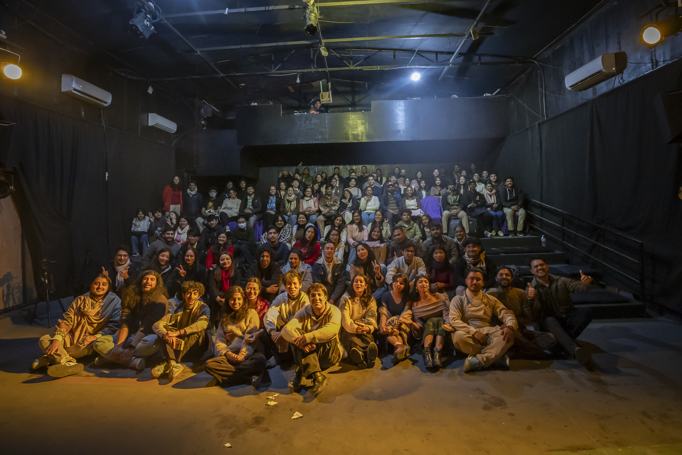 Jhilmil-e-Saajh: Where your words breathe like a sunflower