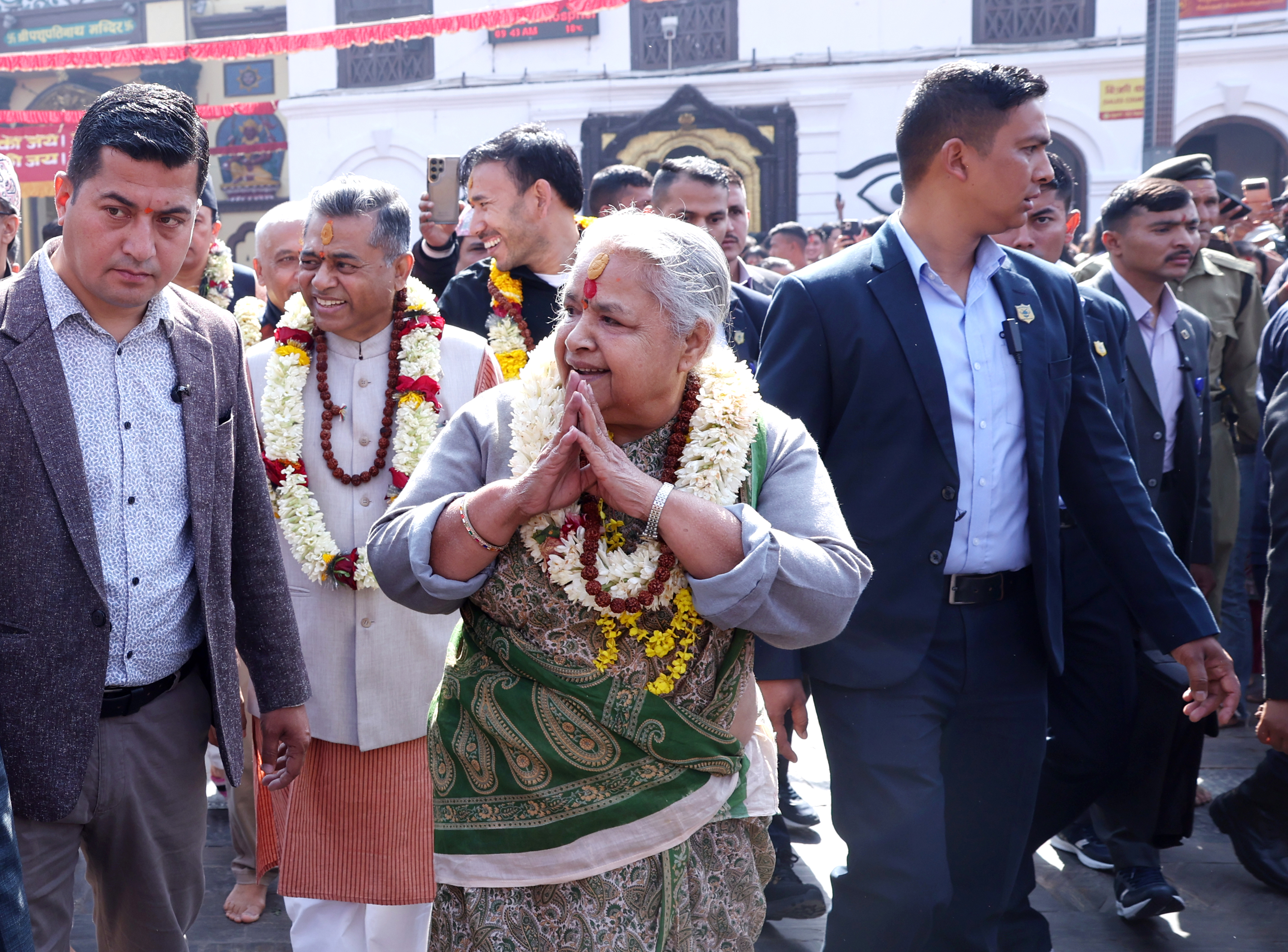 PM performs Rudrabhisek worship and pays homage to Pashupatinath