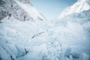 Everest icefall deadlock clears, route rixing resumes