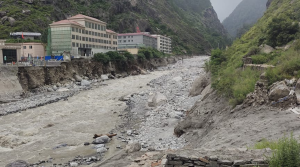Flood sweeps away cargo vehicles in Timure, transport workers reported missing