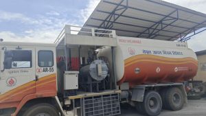 NOC sends 16,000-litre refuelling truck to Nuwakot to support helicopter rescue operations