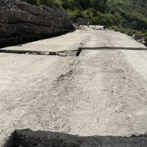 Two-way traffic resumes on Ghasa-Korala road after landslide clearance