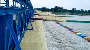 Vehicular movement resumes on Banbasa Bridge as Mahakali River flow recedes