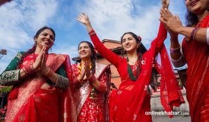 Women throng Pashupati for Haritalika Teej (Photos)