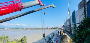 3-crane operation underway to free cruise ship from Narayani Bridge