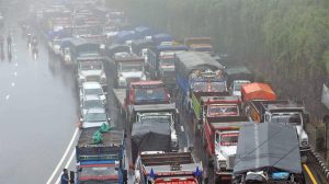 Large cargo vehicles banned on Narayangadh-Kathmandu road during Dashain